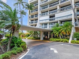 2-bedroom Condo — 2400 Presidential Way #1006, West Palm Beach, 33401