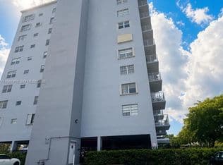 3-bedroom Condo — 1470 NE 125th Ter APT 407, North Miami, 33161