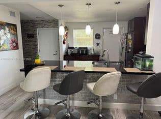 2+1 Condo — 900 NE 12th Ave APT 302, Hallandale, 33009
