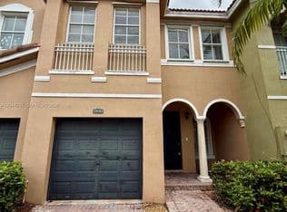 4+1 Townhouse — 2482 SE 15th Ct, Homestead, 33035