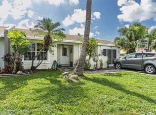 2-bedroom Single-Family Home — 5510 Lakewood Cir S APT A, Pompano Beach, 33063