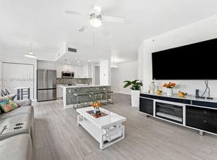2+1 Condo — 7715 Yardley Dr APT 303, Tamarac, 33321