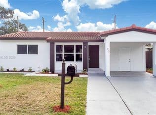 4+1 Müstakil ev — 40 SE 3rd Ter, Dania Beach, 33004