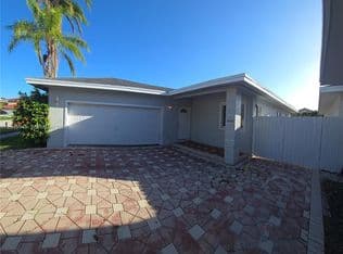 3+1 Müstakil ev — 14236 SW 148th Ave, Miami, 33196