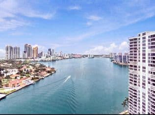2+1 Condo — 19195 NE 36th Ct APT 2601, Aventura, 33180