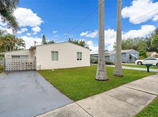 4+1 Müstakil ev — 2721 Harding St, Hollywood, 33020