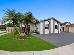 4-bedroom Single-Family Home — 17150 SW 145th Ct, Miami, 33177