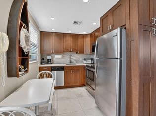 2-bedroom Condo — 3020 Islewood D #3020, Deerfield Beach, 33442