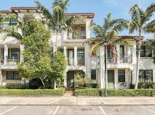 3-bedroom Townhouse — 11303 SW 15th Street, Pembroke Pines, 33025