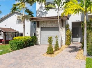 3-bedroom Townhouse — 25328 SW 108th Ct, Homestead, 33032
