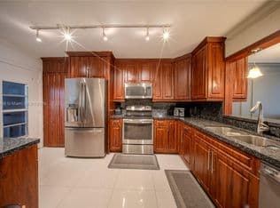 2+1 Condo — 1660 NE 191st St #4101, Miami, 33179