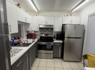 1+1 Condo — 233 NE 14th Ave APT 205, Hallandale, 33009