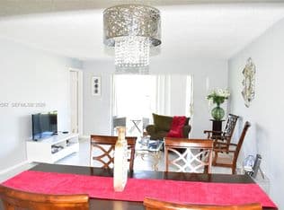 2-bedroom Condo — 9020 Sunrise Lakes Blvd APT 304, Sunrise, 33322