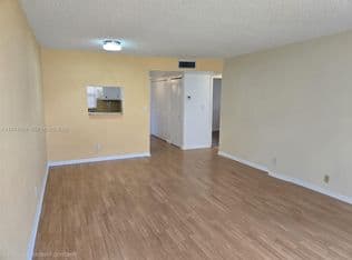 2-bedroom Condo — 9261 Sunrise Lakes Blvd APT 201, Sunrise, 33322