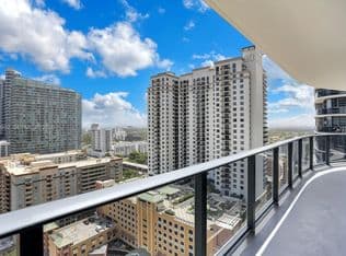 2+1 Condo — 45 SW 9th St APT 1806, Miami, 33130