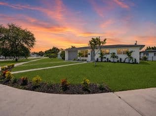 4-bedroom Single-Family Home — 19930 Christmas Rd, Cutler Bay, 33157