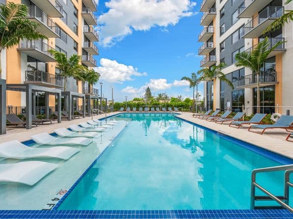 Building — Centro City Residences, Miami 33126