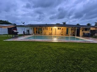 3+1 Müstakil ev — 6492 SW 25th St, Miramar, 33023