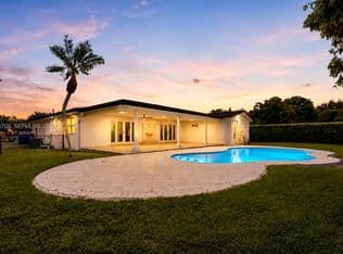 3+1 Müstakil ev — 10830 SW 79th Ave, Miami, 33156