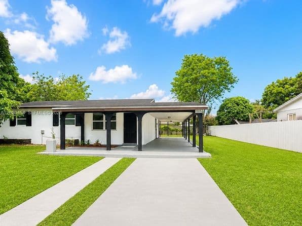 4+1 Müstakil ev — 20600 SW 118th Pl, Miami, FL 33177