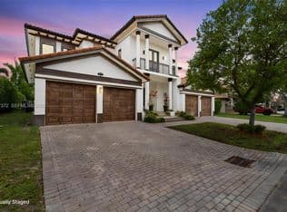 5+1 Müstakil ev — 7504 SW 188th Ter, Cutler Bay, 33157