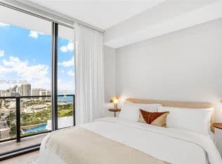 3-bedroom Condo — 398 NE 5th St #4701, Miami, 33132